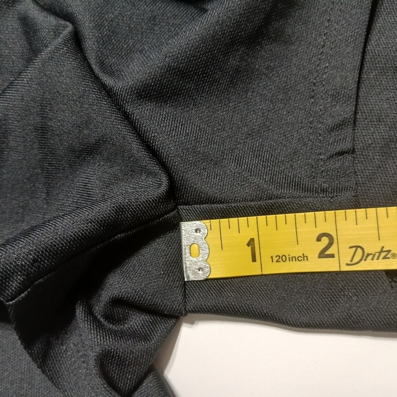 Under Armour Black Athletic‎ Shorts with Lightweight Performance Material - Picture 4 of 8